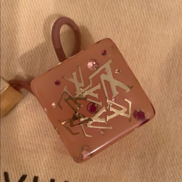Louis Vuitton Hair Cubes - Picture 5 of 8